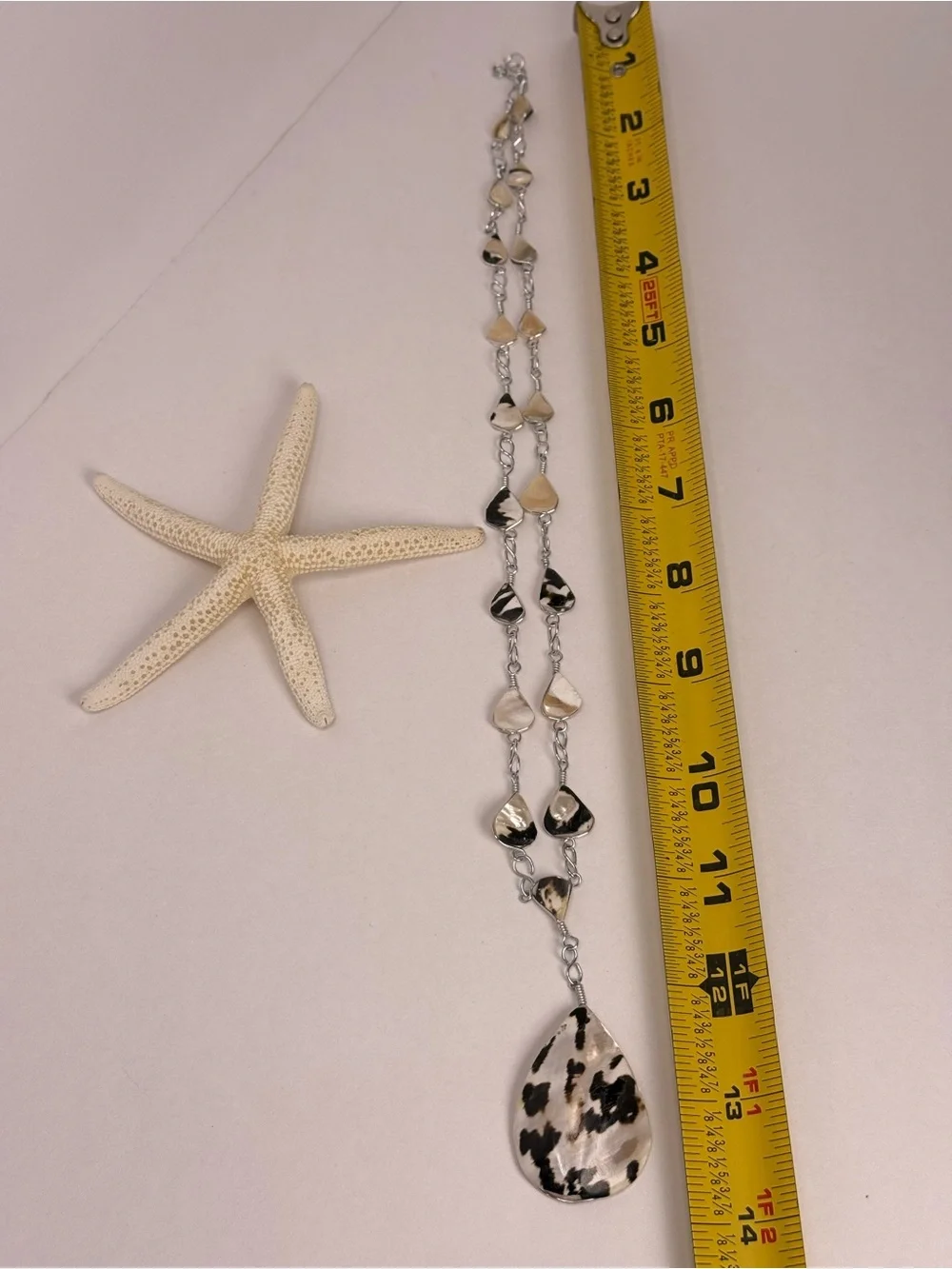 Teardrop Shell Pendant Necklace in Cream and Black - Women Jewelry